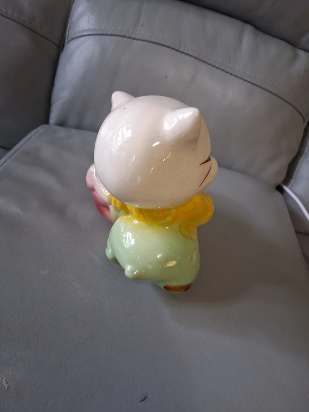 Vintage Shawnee Pottery Happy Pig With Apple Planter
